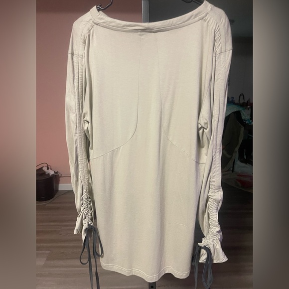 Jonny Cota Studio Bamboo Tie-Sleeve Tunic Top in Neutral (NWT) - Picture 4 of 6